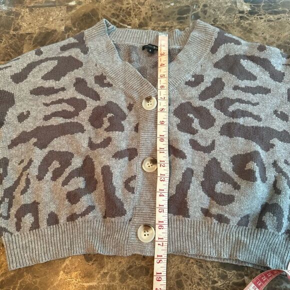 Paper Moon button front animal print cardigan sweater - Picture 4 of 12